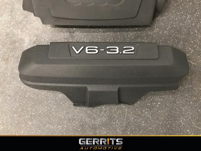 Abdeckblech Motor van een Audi A6 Quattro (C6) 3.2 V6 24V FSI 2004