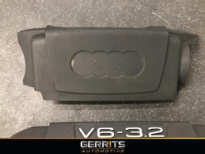 Abdeckblech Motor van een Audi A6 Quattro (C6) 3.2 V6 24V FSI 2004
