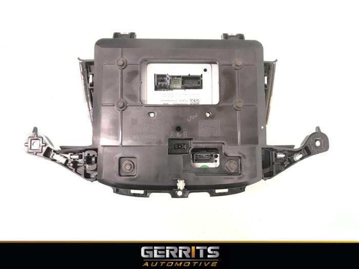 Display Multi Media control unit from a Opel Astra K Sports Tourer 1.6 CDTI 110 16V 2019