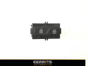 Used Central locking switch Volvo V40 (MV) 1.6 D2 Price € 21,98 Margin scheme offered by Gerrits Automotive