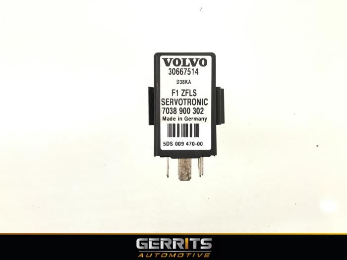 Begagnade Relä Volvo XC70 (BZ) 2.4 D5 20V AWD Pris € 21,98 Marginaltabell erbjuds av Gerrits Automotive BV