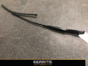 Used Front wiper arm Porsche Panamera (971G) 4.0 V8 4S Diesel Price € 53,22 Inclusive VAT offered by Gerrits Automotive