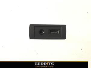 Usagé Connexion USB Mercedes Sprinter 3,5t (906.63) 314 CDI 16V Prix € 26,60 Prix TTC proposé par Gerrits Automotive