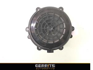 Used Speaker Porsche Panamera (971G) 4.0 V8 4S Diesel Price € 66,53 Inclusive VAT offered by Gerrits Automotive