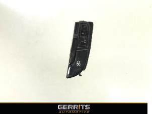 Used Central locking switch Porsche Panamera (971G) 4.0 V8 4S Diesel Price € 26,60 Inclusive VAT offered by Gerrits Automotive