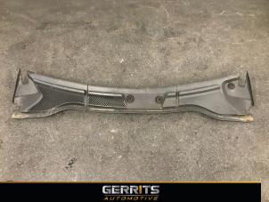 Used Cowl top grille Mercedes B (W246,242) 1.6 B-180 BlueEFFICIENCY Turbo 16V Price € 43,98 Margin scheme offered by Gerrits Automotive