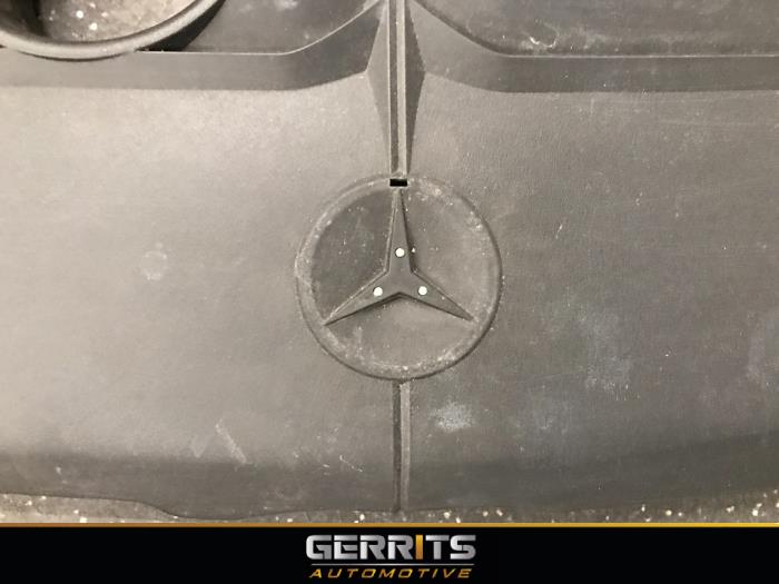 Engine cover from a Mercedes-Benz B (W246,242) 1.6 B-180 BlueEFFICIENCY Turbo 16V 2013