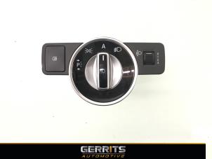 Używane Przelacznik swiatel Mercedes C Estate (S204) 2.2 C-200 CDI 16V BlueEFFICIENCY Cena € 27,48 Procedura marży oferowane przez Gerrits Automotive
