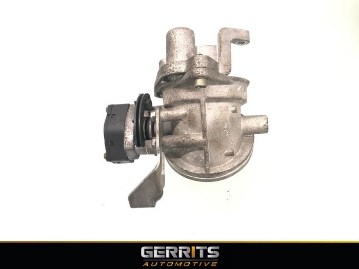 Usagé Boitier papillon BMW 5 serie (E39) 520i 24V Prix € 54,98 Règlement à la marge proposé par Gerrits Automotive BV