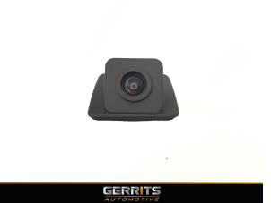 Używane Kamera cofania Peugeot 3008 II (M4/MC/MJ/MR) 1.2 12V e-THP PureTech 130 Cena € 108,90 Procedura marży oferowane przez Gerrits Automotive