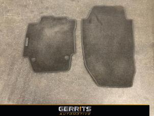 Used Set of mats Renault Captur (2R) 0.9 Energy TCE 12V Price € 21,98 Margin scheme offered by Gerrits Automotive
