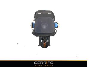 Usados Sensor de lluvia Mercedes E (W213) E-350d 3.0 V6 24V Precio € 79,84 IVA incluido ofrecido por Gerrits Automotive