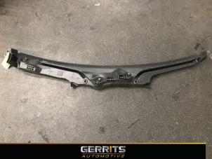 Used Cowl top grille Mercedes E (W213) E-350d 3.0 V6 24V Price € 79,84 Inclusive VAT offered by Gerrits Automotive