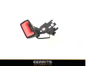 Used Rear seatbelt buckle, left Mercedes E (W213) E-350d 3.0 V6 24V Price € 33,25 Inclusive VAT offered by Gerrits Automotive