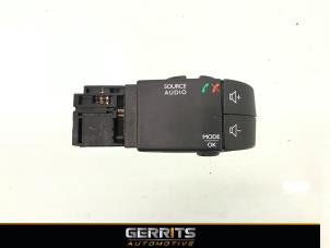 Used Steering wheel mounted radio control Renault Trafic (1FL/2FL/3FL/4FL) 1.6 dCi 120 Twin Turbo Price € 26,60 Inclusive VAT offered by Gerrits Automotive