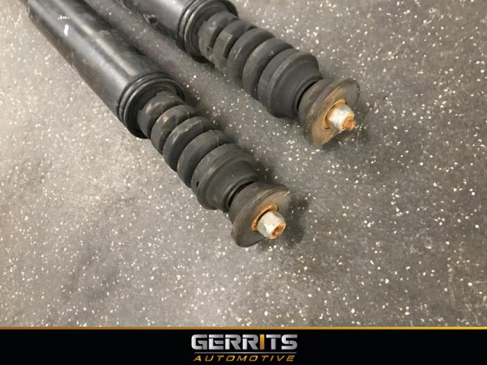 Shock absorber kit from a Renault Captur (2R) 0.9 Energy TCE 12V 2014