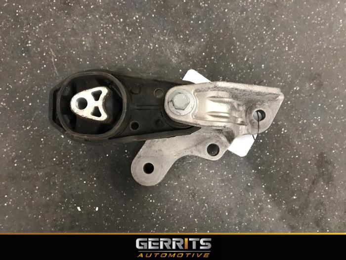 Gearbox mount from a Ford Fiesta 7 1.0 EcoBoost 12V 2020