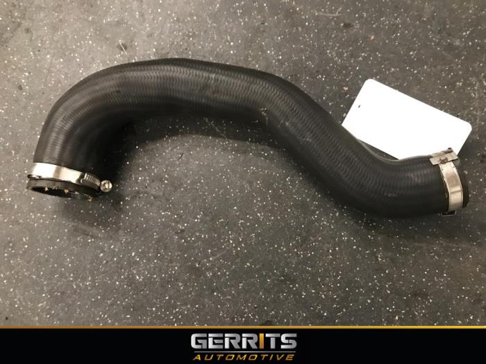 Gebrauchte Intercooler Schlauch Ford Fiesta 7 1.0 EcoBoost 12V Preis € 49,48 Margenregelung angeboten von Gerrits Automotive BV
