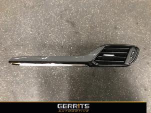 Usados Rejilla de aire de salpicadero Ford Fiesta 7 1.0 EcoBoost 12V Precio € 27,48 Norma de margen ofrecido por Gerrits Automotive