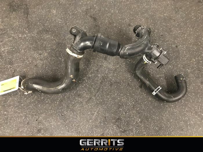 Gebrauchte Intercooler Schlauch Ford Fiesta 7 1.0 EcoBoost 12V Preis € 74,99 Margenregelung angeboten von Gerrits Automotive BV