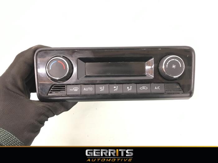 Begagnade Värmekontrollpanel Skoda Fabia III Combi (NJ5) 1.2 TSI 16V Greentech Pris € 164,98 Marginaltabell erbjuds av Gerrits Automotive BV