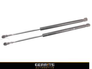 Used Set of tailgate gas struts Alfa Romeo MiTo (955) 1.6 JTDm 16V Price € 21,98 Margin scheme offered by Gerrits Automotive