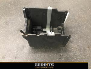 Usagé Boîtier de batterie Ford Fiesta 6 (JA8) 1.6 SCTi ST 16V Prix € 21,98 Règlement à la marge proposé par Gerrits Automotive