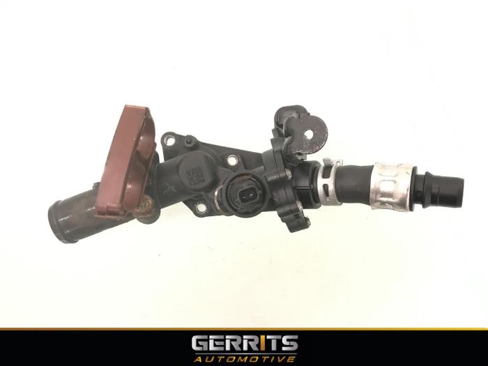 Thermostat housing from a Renault Clio IV (5R) 1.5 Energy dCi 90 FAP 2013
