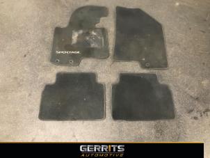 Used Set of mats Kia Sportage (SL) 2.0 CVVT 16V 4x2 Price € 32,98 Margin scheme offered by Gerrits Automotive