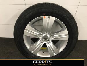 Used Wheel + tyre Kia Sportage (SL) 2.0 CVVT 16V 4x2 Price € 164,98 Margin scheme offered by Gerrits Automotive