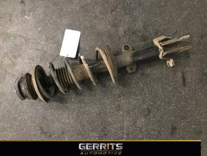 Used Front shock absorber rod, right Dacia Duster (HS) 1.2 TCE 16V Price € 82,48 Margin scheme offered by Gerrits Automotive