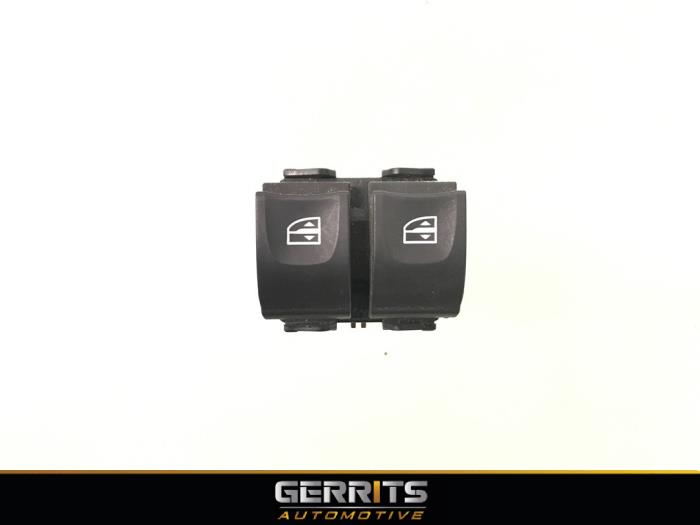 Usados Interruptor de ventanilla eléctrica Dacia Duster (HS) 1.2 TCE 16V Precio € 21,98 Norma de margen ofrecido por Gerrits Automotive BV