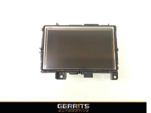 Used Navigation display Renault Captur (2R) 0.9 Energy TCE 12V Price € 164,98 Margin scheme offered by Gerrits Automotive