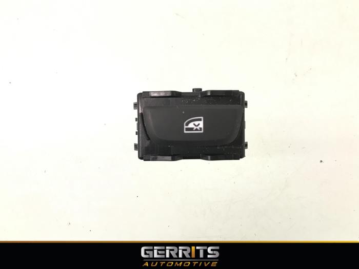 Usados Interruptor Renault Captur I (2R) 0.9 Energy TCE 12V Precio € 19,99 Norma de margen ofrecido por Gerrits Automotive BV