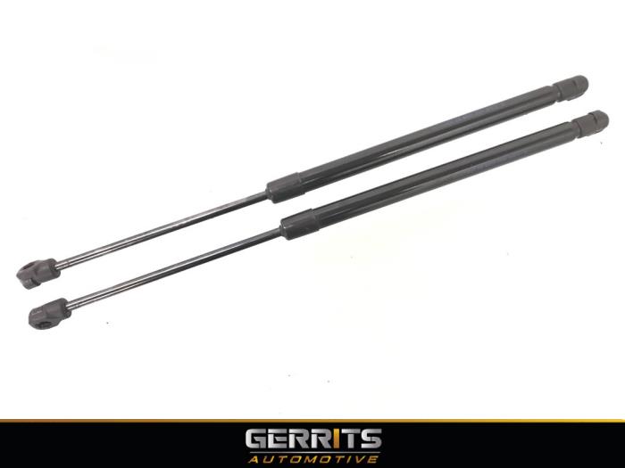 Set of tailgate gas struts from a Renault Captur (2R) 0.9 Energy TCE 12V 2017