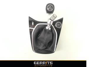 Używane Pokrywa dzwigni zmiany biegów Ford Fiesta 7 1.5 TDCi 85 Cena € 82,48 Procedura marży oferowane przez Gerrits Automotive