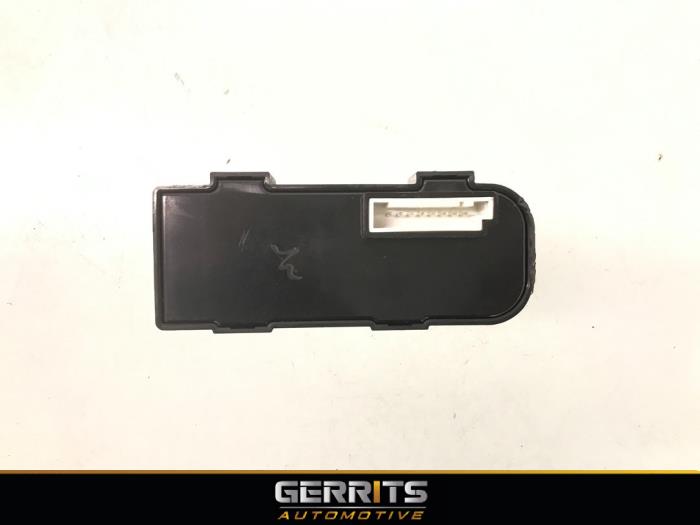 Airbag indicator light from a Kia Carens IV (RP) 1.6 GDI 16V 2016