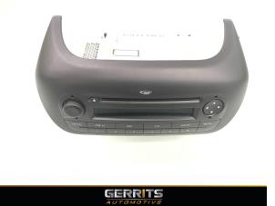 Usagé Radio/Lecteur CD Peugeot Bipper (AA) 1.3 HDI Prix € 109,98 Règlement à la marge proposé par Gerrits Automotive