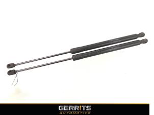 Used Set of tailgate gas struts Mercedes B (W245,242) 2.0 B-200 16V Turbo Price € 21,98 Margin scheme offered by Gerrits Automotive