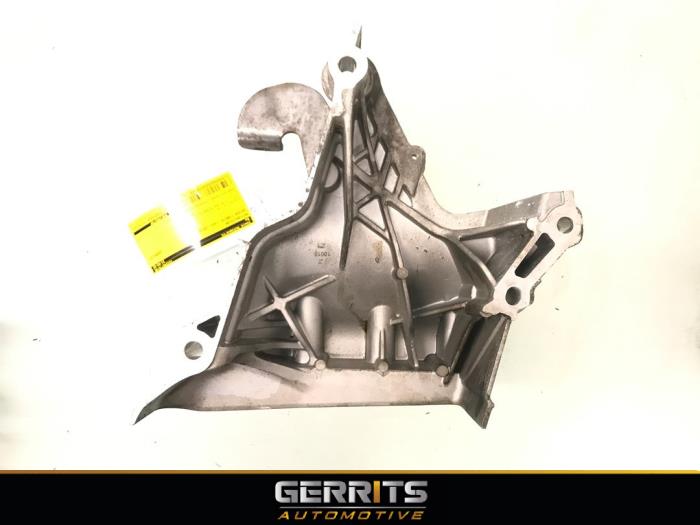 Usagé Support moteur Skoda Fabia III Combi (NJ5) 1.2 TSI 16V Greentech Prix € 29,99 Règlement à la marge proposé par Gerrits Automotive BV
