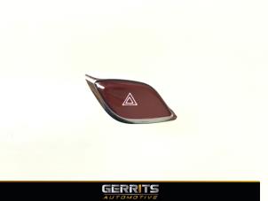 Używane Przelacznik swiatel awaryjnych Citroen C3 (SC) 1.0 Vti 68 12V Cena € 21,98 Procedura marży oferowane przez Gerrits Automotive