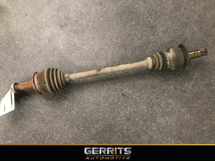 Drive shaft, rear right from a Mercedes-Benz Vito (639.6) 2.2 111 CDI 16V 2004