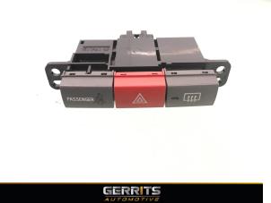 Gebrauchte Panikbeleuchtung Schalter Daihatsu Cuore (L251/271/276) 1.0 12V DVVT Preis € 21,98 Margenregelung angeboten von Gerrits Automotive