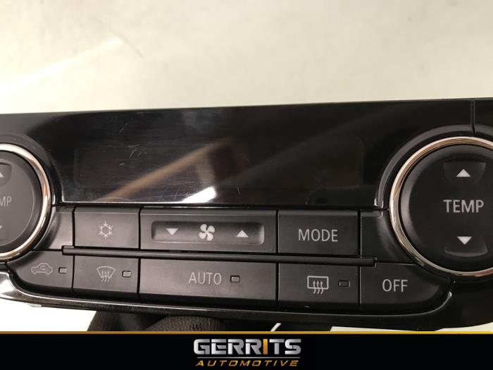 Panel de control de calefacción de un Mitsubishi Outlander (GF/GG) 2.0 16V 4x2 2018