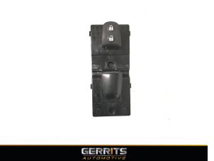 Used Electric window switch Nissan Qashqai (J11) 1.2 DIG-T 16V Price € 21,98 Margin scheme offered by Gerrits Automotive