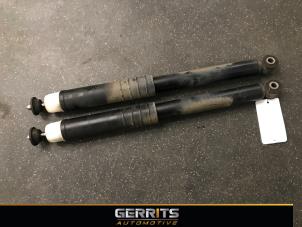 Used Shock absorber kit Renault Captur (2R) 0.9 Energy TCE 12V Price € 43,98 Margin scheme offered by Gerrits Automotive