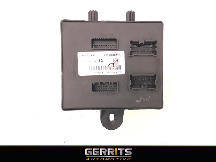 Used Start/Stop computer Renault Captur I (2R) 0.9 Energy TCE 12V Price € 74,99 Margin scheme offered by Gerrits Automotive BV