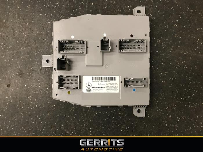 Używane Modul Comfort Mercedes C (C205) C-300 2.0 Turbo 16V Cena € 82,48 Procedura marży oferowane przez Gerrits Automotive BV