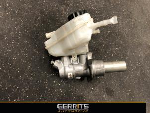 Usagé Cylindre de frein principal Mercedes C (C205) C-300 2.0 Turbo 16V Prix € 38,48 Règlement à la marge proposé par Gerrits Automotive