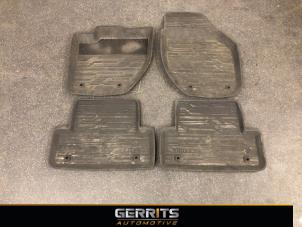 Used Set of mats Volvo V40 (MV) 1.5 T2 16V Geartronic Price € 42,90 Margin scheme offered by Gerrits Automotive